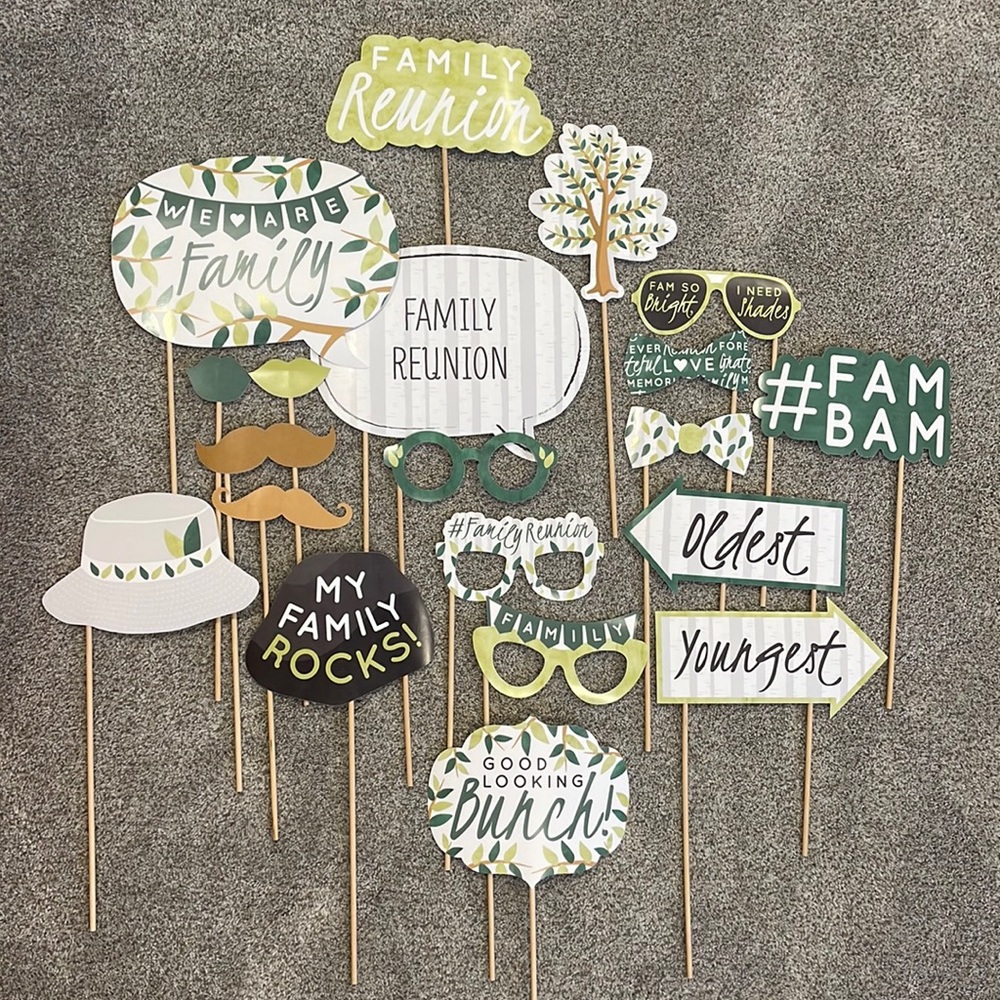 20 Piece Family Reunion Photo Booth Props